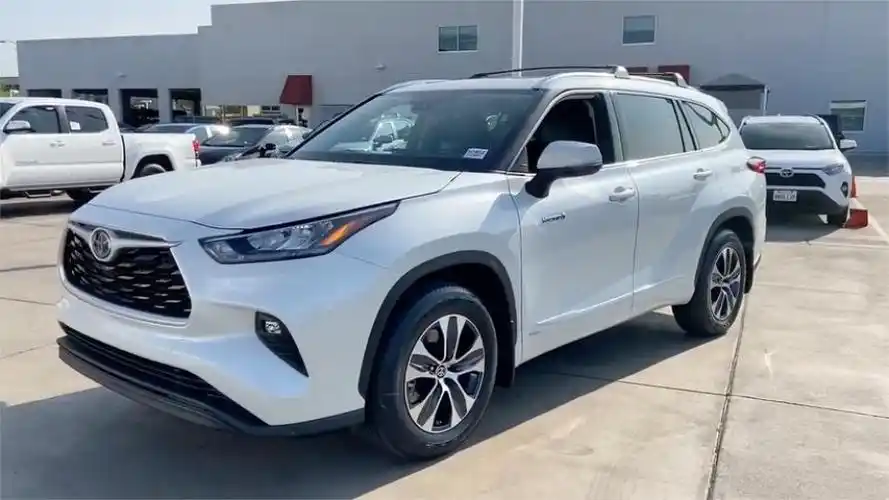 这就是2021款丰田汉兰达混动版全新五座布局实车太漂亮了