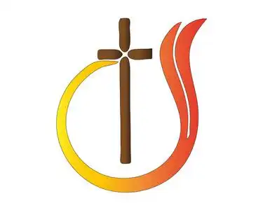 主教基督教牧师男子在孤立的背景上做手势,用手显示大尺寸的标志符号