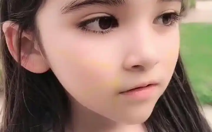 六岁的中法混血妹妹萝莉来了坐标巴黎植物园