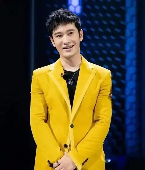 黄晓明春节不回老家!在剧组过年7人吃8菜1汤,生活节俭