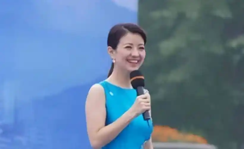 父子都在娱乐圈,郭德纲郭麒麟人气高,看到最后这组:实在佩服_萧亚轩