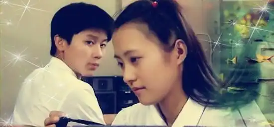 李晨郝蕾回眸相望 再现《17岁不哭》画面