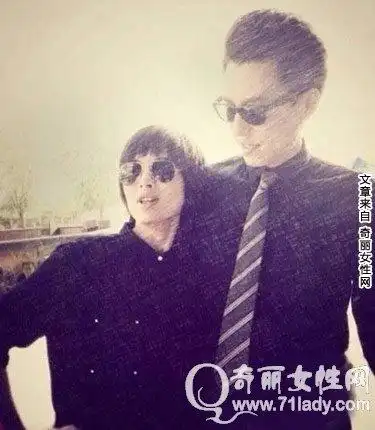 靳东老婆二婚 其老婆李佳离过婚前夫身份被扒(2)