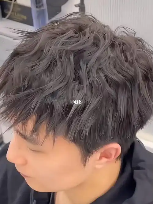 凌乱感男生发型真的太帅啦 男生发型推荐