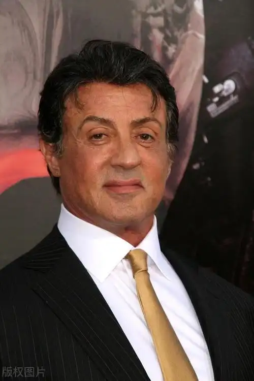 铁血硬汉史泰龙的三个女儿,颜值突破天际