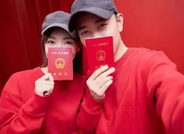 繁花里与胡歌配一脸网友却笑死在罗晋的评论区里原来他才是那个把唐嫣