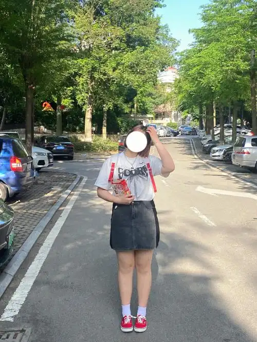 身高172体重155斤肩宽4293围98腰围86臀围107大腿60小腿40短袖:apw