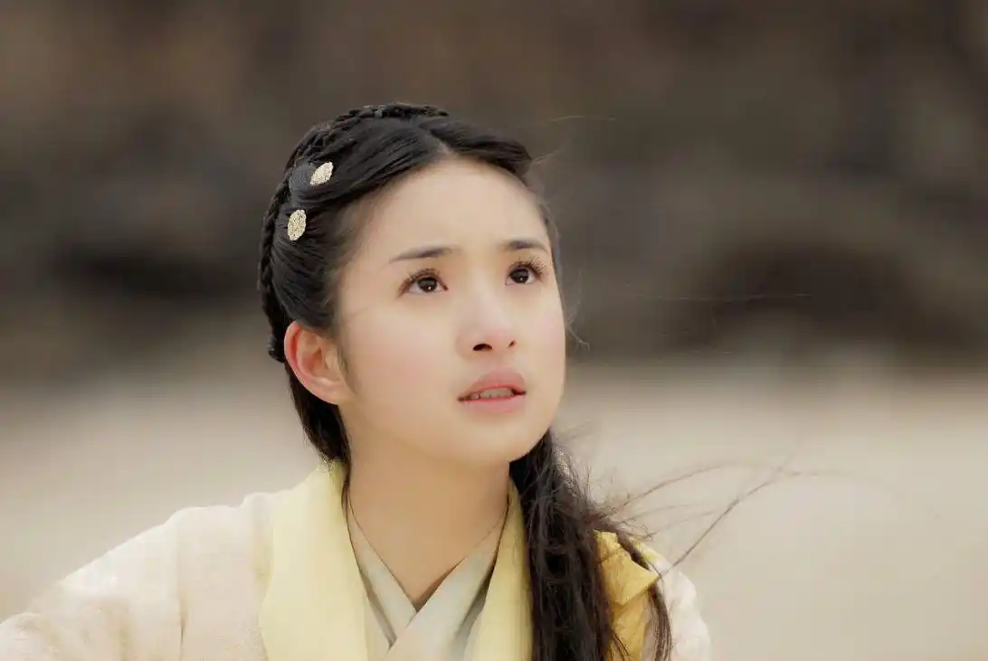 成功进入内地市场,首次挑战古装剧就获得了极大的成功,使林依晨在两岸