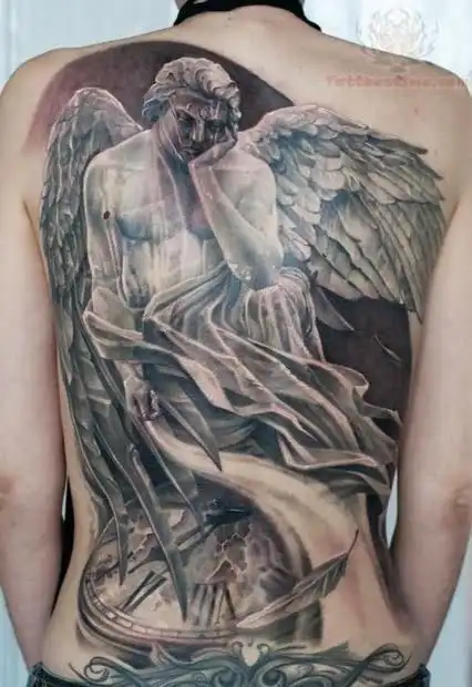 经典大气的满背天使纹身