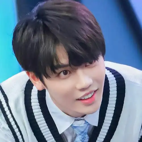 听说可爱会传染,所以请你靠近一点
@林彦俊 
高清头像可取