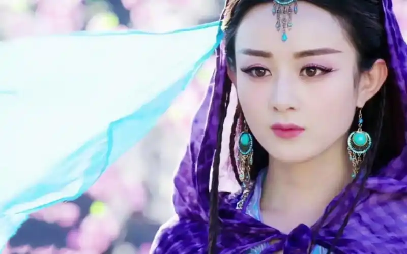 赵丽颖古装一眼惊鸿,仿佛从画中走出来的仙子,让人陶醉.