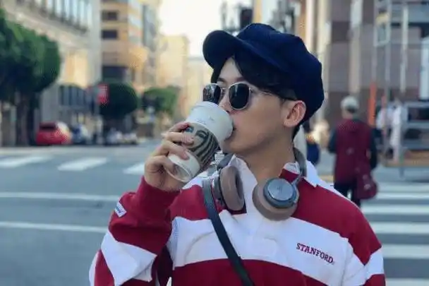 他每期仅有3秒镜头,却让无数粉丝心动_姚译添_节目_男人