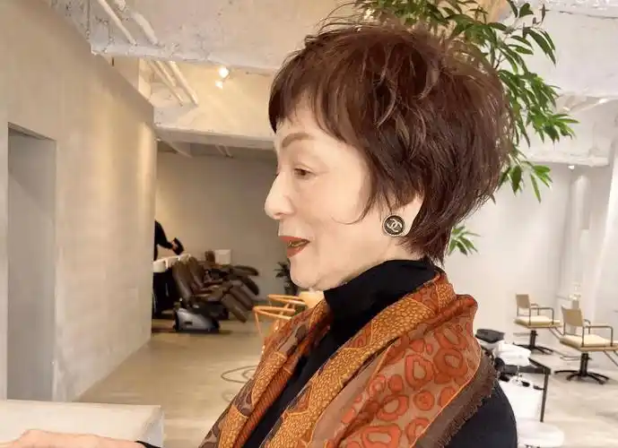 这三种短发减龄又显气质,好打理又洋气_发型_老年人_时尚