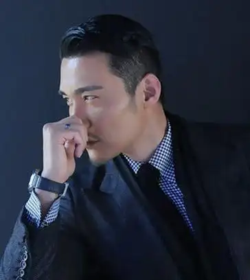 男士短发小背头发型 成熟男人大背头图片