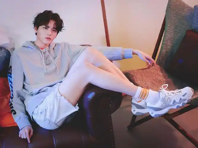 毕雯珺的腹肌我永远都看不到但看到腿我也很满足了