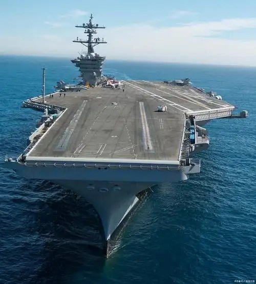 英国皇家海军旗舰伊丽莎白女王号航母在今年秋季的一次重要部署中