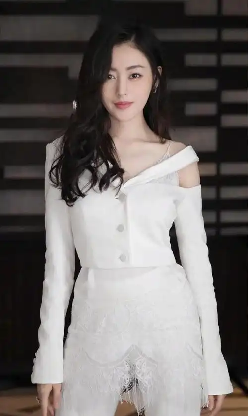 张天爱,有颜值有身材的气质女神