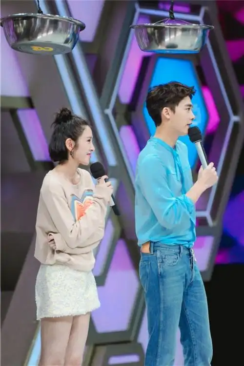 李易峰湿身秀球技 杨紫曝曾与彭于晏约会