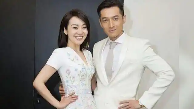 胡歌闫妮五年后再同框,私下见面亲密无比,被赞"神仙姐弟"