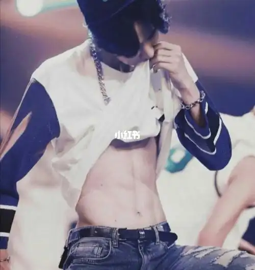 蔡徐坤的腹肌图片_蔡徐坤_腹肌_娱乐_明星娱乐资讯