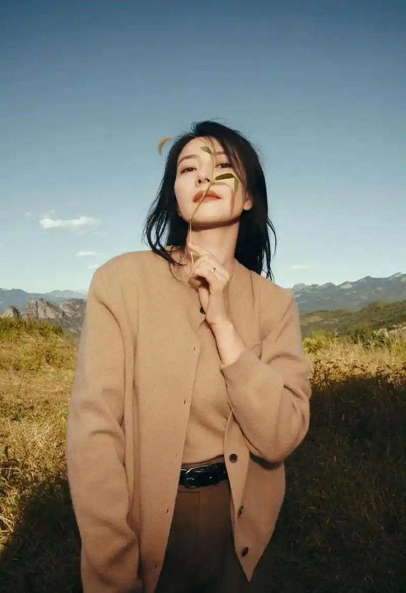 高圆圆美拉德穿搭也太好看了,有一种很松弛自然的美,不愧是我的 - 抖