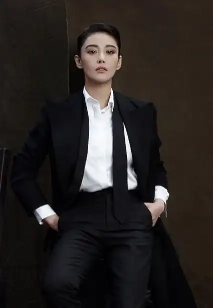 盘点男装帅气的女星,第二个女生看都想嫁