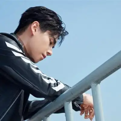 胡一天头像帅哥明星胡一天照片侧脸图片