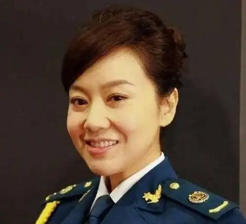 娱乐圈当过兵的5位女星有位军衔高的吓人金星也当过兵