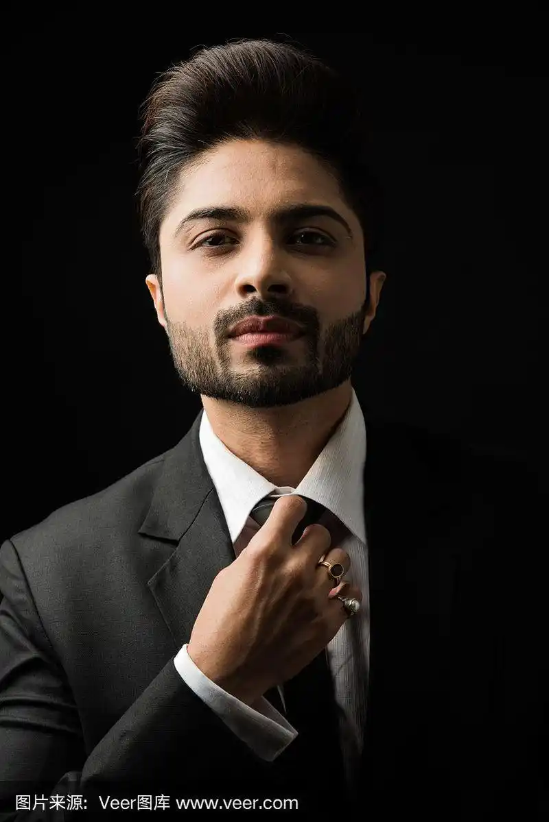 印度人,男商人,男性,黑色背景,商务