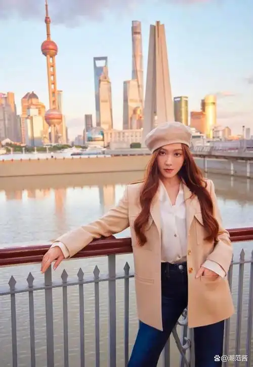 在很多的穿搭偶像中,郑秀妍显然是非常值得学习的一位,因为她喜欢的单