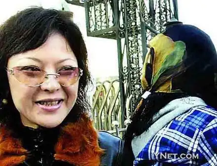 高峰和绯闻女友王纳文母子先后在朝阳法院指定的鉴定机构———北京市