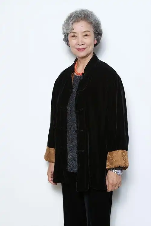 老戏骨"吕中"老师就是"美"到骨子里的女人,她