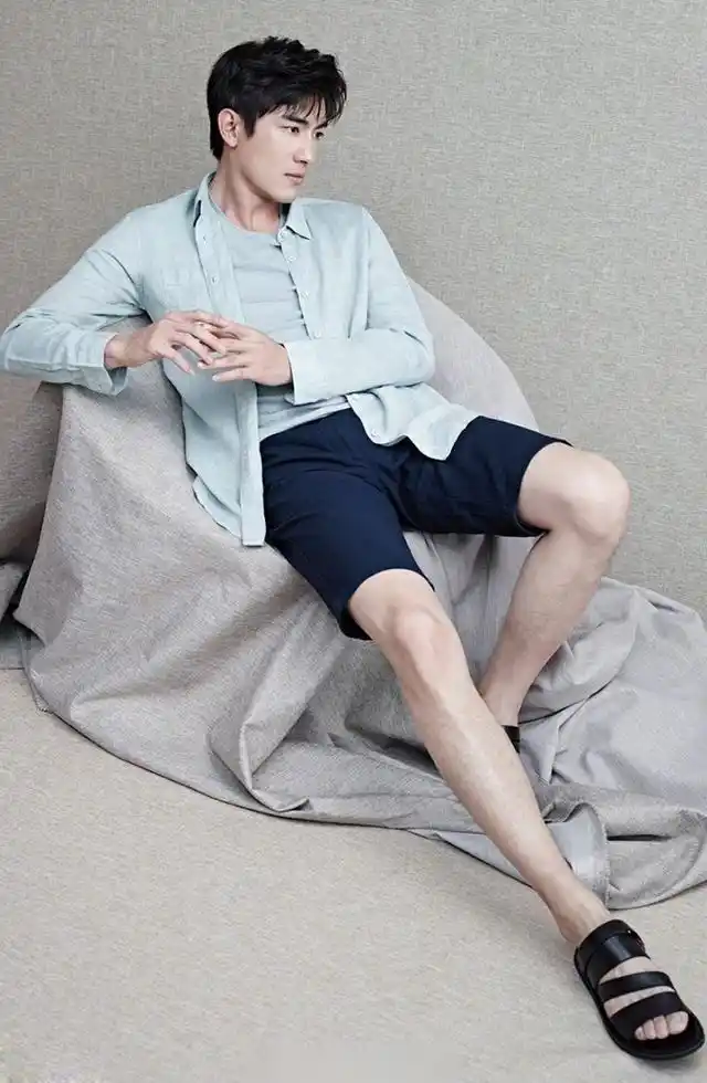 林更新先是一笑,然后答道:跑毒游泳潜水躲锅什么的,都是很好的运动