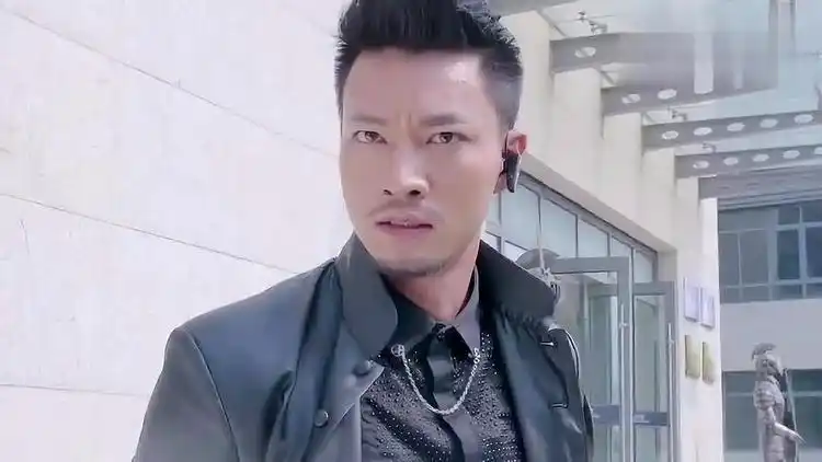 麻辣变形计:熊阔海替吴飞挡了子弹,两人恩怨解开,重新做回兄弟