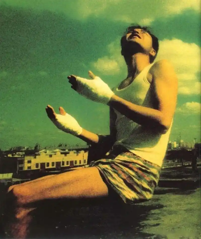 影视剧中的屋顶名场面 《春光乍泄》中张国荣和梁朝辉