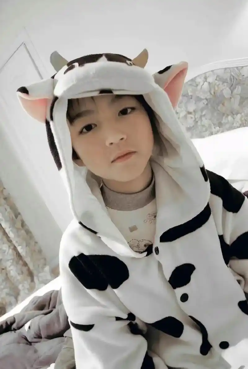 王俊凯小时候长发 - 抖音