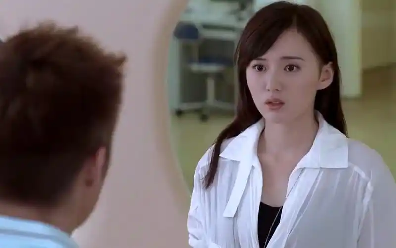 爱闪亮:心机女得知穷姑娘的艰苦经历,终于意识到错误,向她道歉