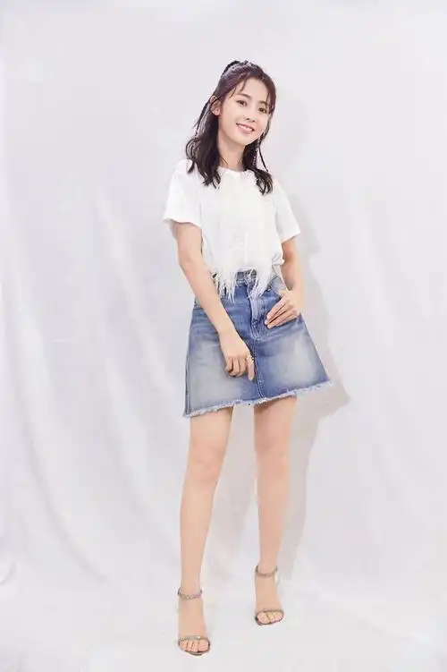 邢菲快乐大本营艺能感升级献唱那些年成名场面