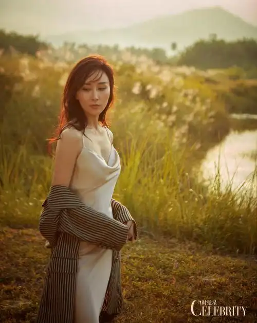 胡静野生系静像大片曝光 回归自然拥抱初心__凤凰网