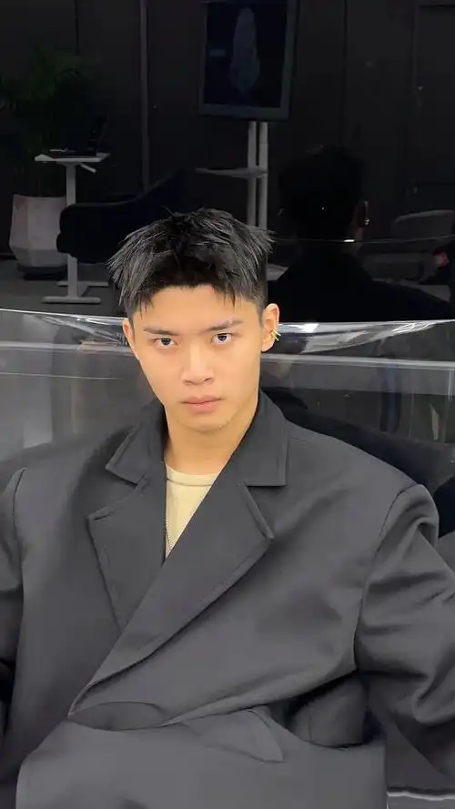 男士烫发 #男士发型设计 #男士钢架烫 #韩式气垫烫 #束状文理烫