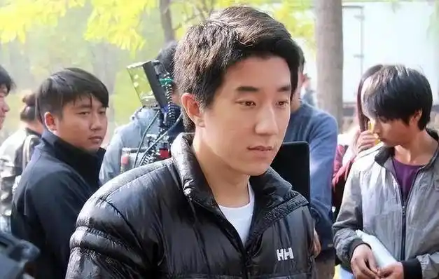 吴亦凡踩缝纫机不算啥?盘点明星入狱悲惨状况,一位衣服被扒光