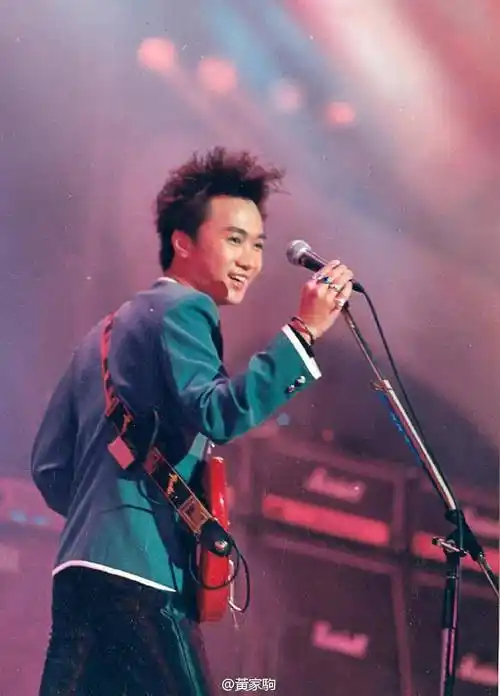 黄家驹长城为什么禁播光辉岁月黄家驹