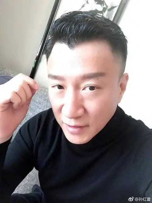 孙红雷庆女儿一周岁生日 发文表白:爱你生生世世