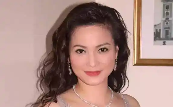 樊亦敏现在的名气已经大不如前了,其实年轻时候的樊亦敏也是一个大