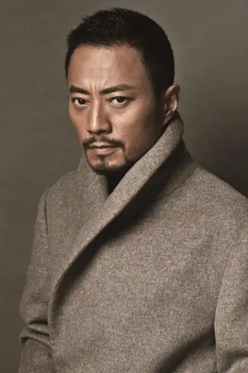 渔网服 ,画眉毛 ,贴肌肉,立着"硬汉"人设的男明星,都造假了