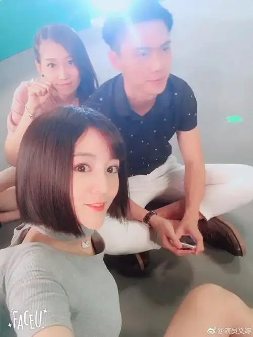 快乐酷宝#快乐酷宝拍摄时的花絮,嘻嘻 认得出是谁吗?