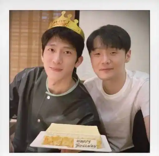 优秀的人有人爱,高情商回应与李荣浩,井柏然三人关系_网友_王嘉尔