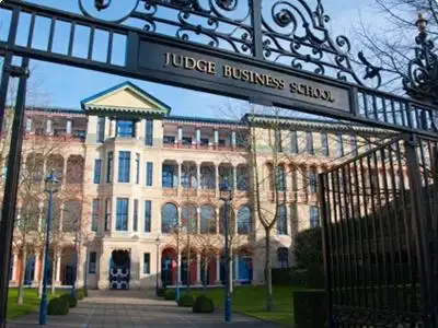 剑桥大学贾奇商学院成立于1990年,它是剑桥大学管理学领域的教学中心.