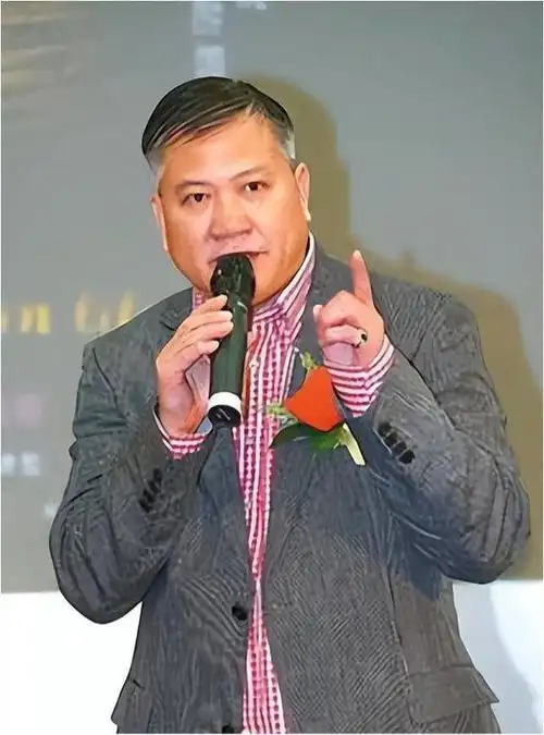 香港老牌男神近照有人七十多岁还神采奕奕有人60岁老态尽显