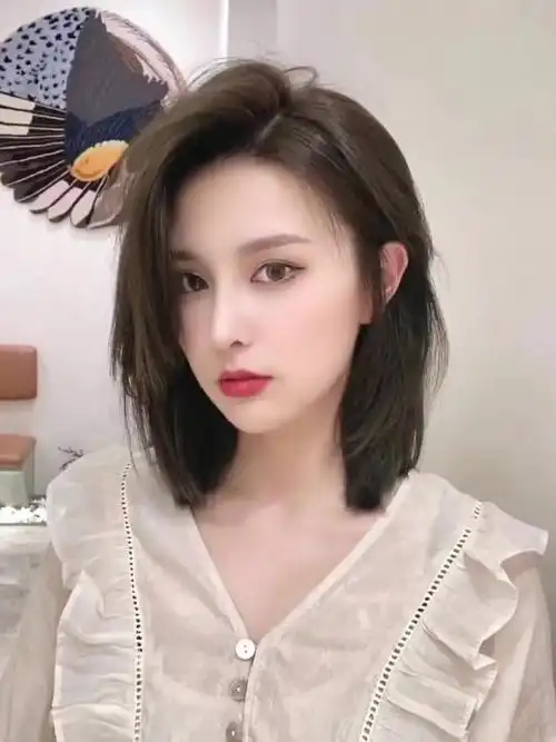 "少女感锁骨发"适合圆脸方脸蓬松减龄 锁骨短发-度小视